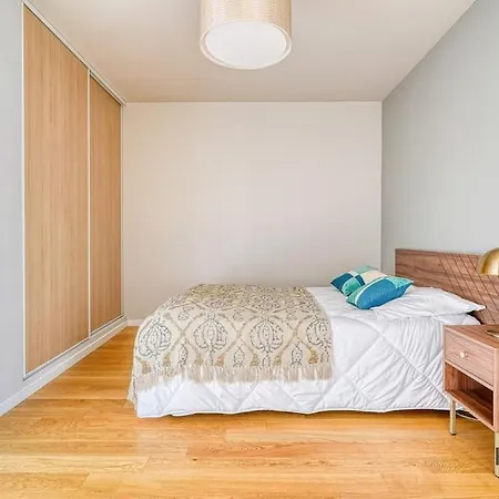 A Deux Pas De Paris - Le Gracieux - 363b Apartment *